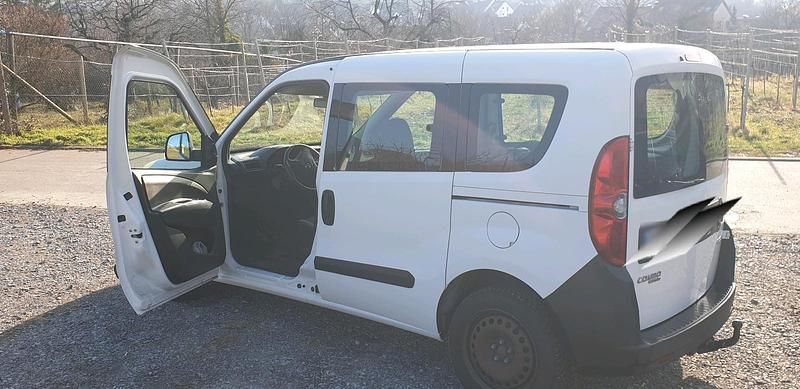 Gebraucht Opel Combo 120 PS (88 kW) 2013 Weiß Van / Kleinbus