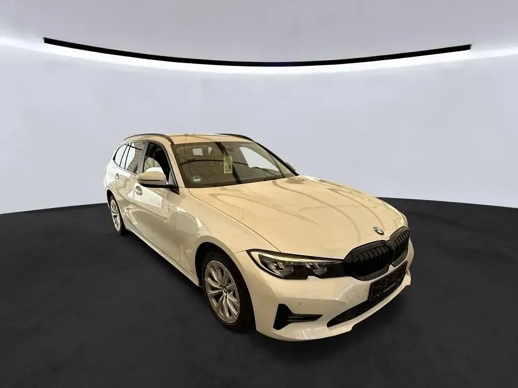 Gebraucht BMW 320 190 PS (139 kW) 2022 Weiß Kombi