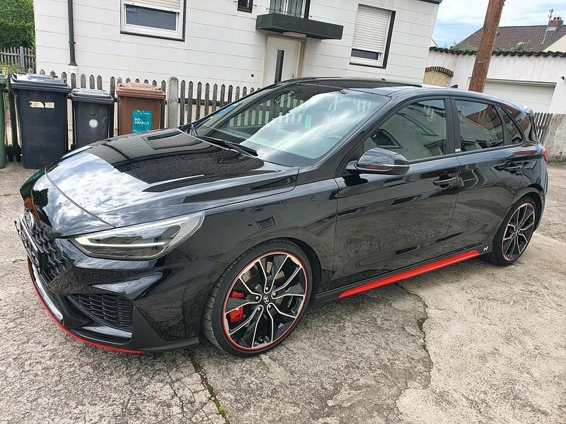 Schwarz Gebraucht 2021 Hyundai i30 Limousine | 29.900 € (Fairer Preis) - Bild 1/4