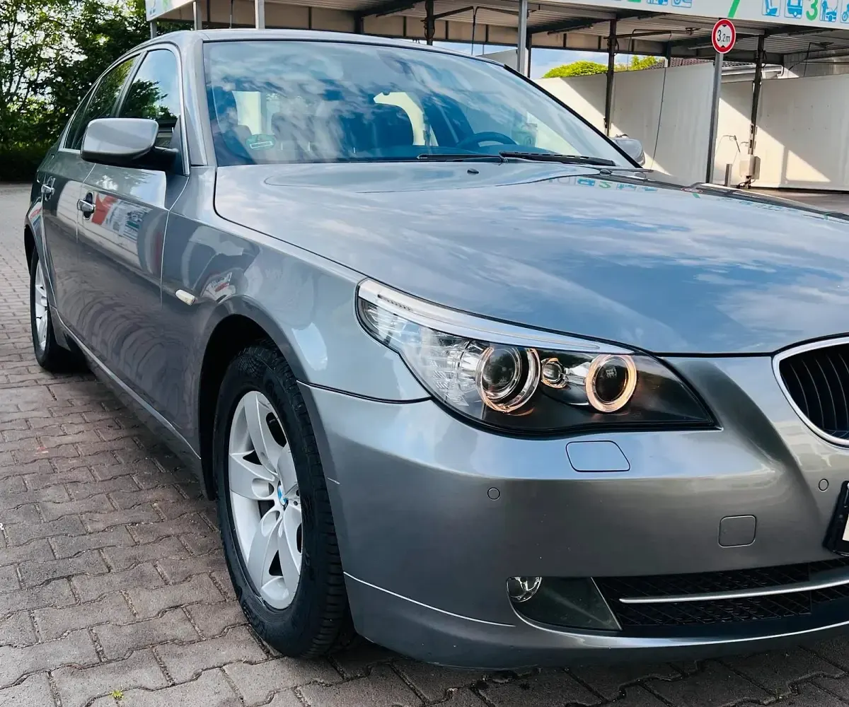 Gebraucht BMW 520 170 PS (125 kW) 2009 Grau Limousine