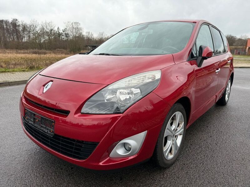 Rot Gebraucht 2010 Renault Scénic III Dynamique Van / Kleinbus | 5.990 € (Etwas zu teuer) - Bild 1/4