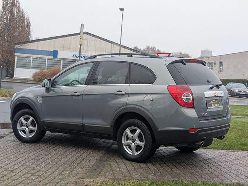 Gebraucht Chevrolet Captiva LS 136 PS (100 kW) 2011 Grau SUV