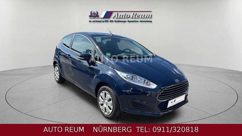 Blau Gebraucht 2015 Ford Fiesta Trend Kleinwagen | 5.490 € (Guter Preis) - Bild 1/4