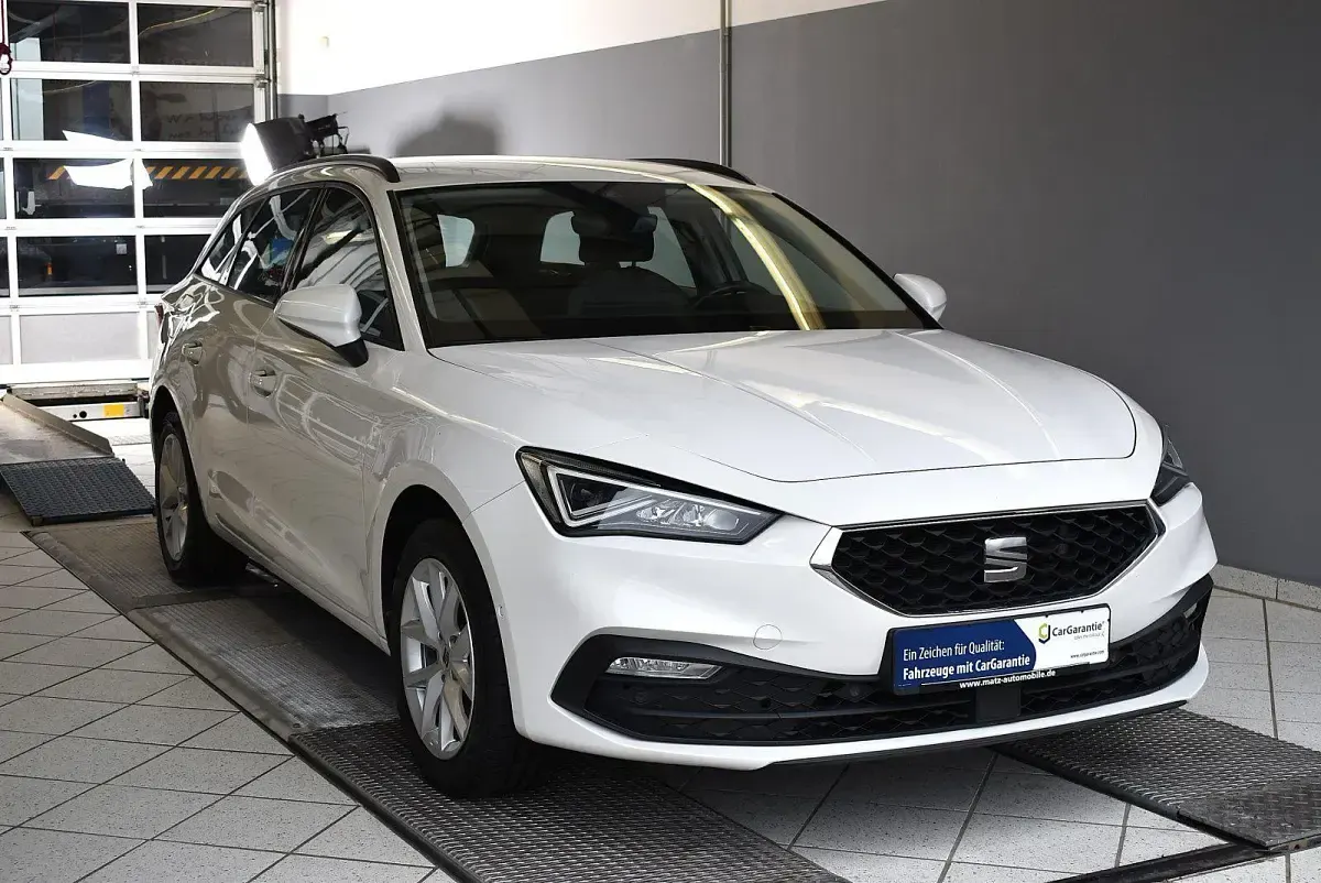 Gebraucht Seat Leon Style 150 PS (110 kW) 2021 Weiß Kombi