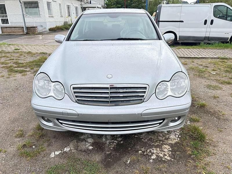 Silber Gebraucht 2006 Mercedes C180 Elegance Limousine | 4.900 € (Fairer Preis) - Bild 1/4