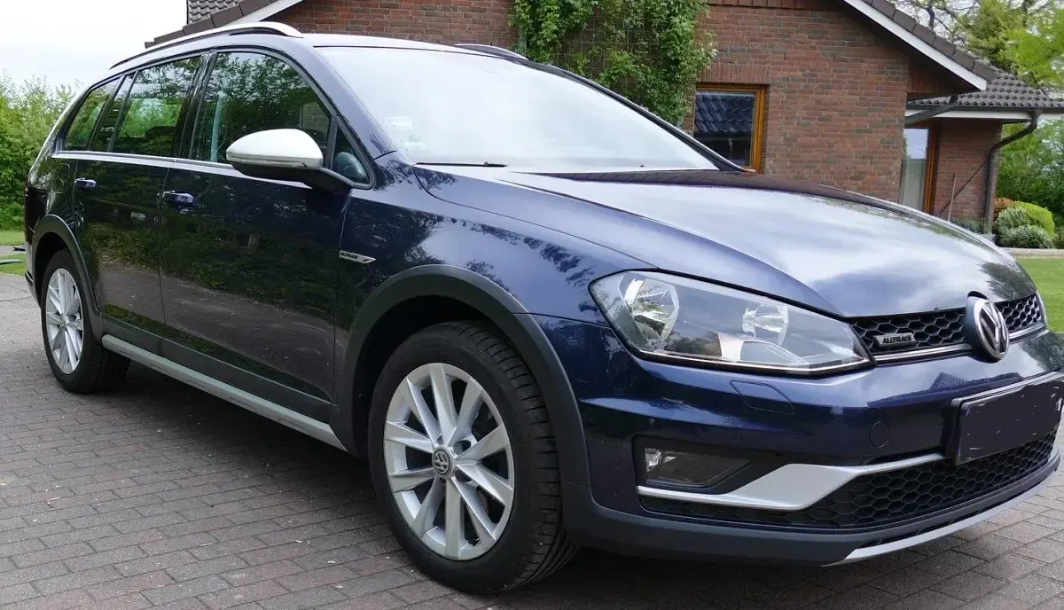 Gebraucht VW Golf Alltrack 150 PS (110 kW) 2016 Blau Kombi