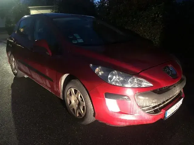 Gebraucht Peugeot 308 Tendance 120 PS (88 kW) 2009 Rot Kleinwagen