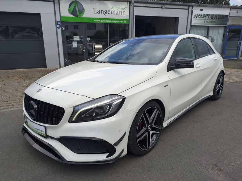 Calcitweiss unilack Gebraucht 2018 Mercedes A250 AMG line Limousine | 18.490 € (Superpreis) - Bild 1/4