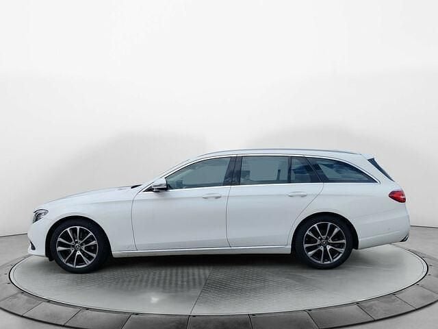 Gebraucht Mercedes E200 Avantgarde 184 PS (135 kW) 2018 Polarweiß Kombi
