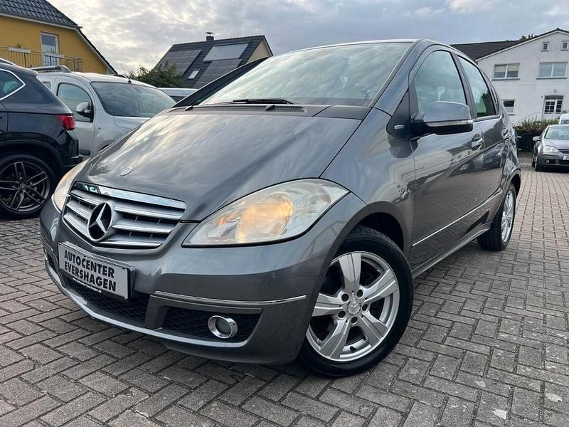 Gebraucht Mercedes A160 95 PS (69 kW) 2010 Grau Limousine
