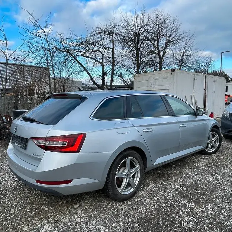 Gebraucht Skoda Superb Style 190 PS (139 kW) 2017 Silber Limousine