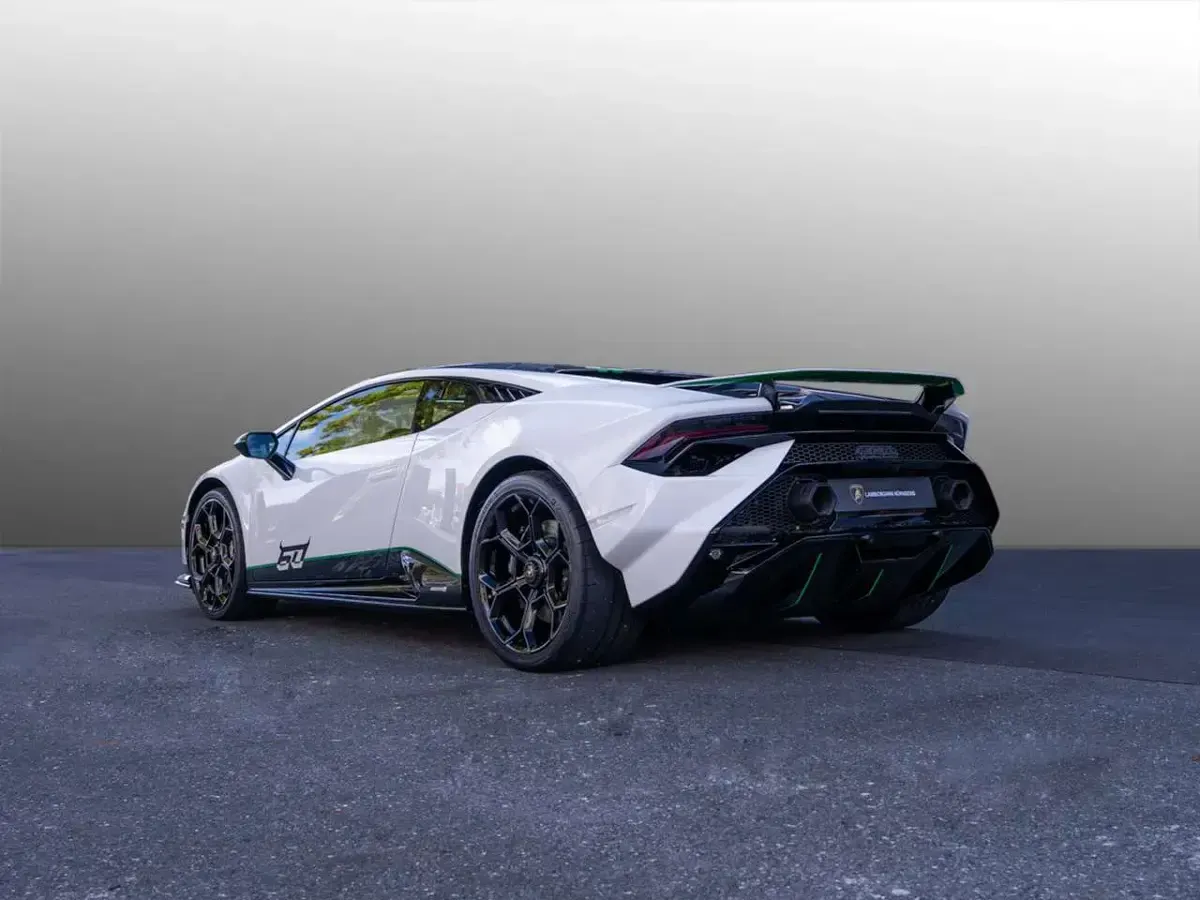 Gebraucht Lamborghini Huracán 640 PS (470 kW) 2024 Weiss Coupé
