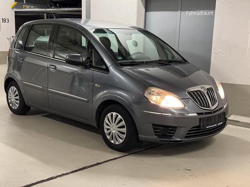 Grau Gebraucht 2010 Lancia Musa Van / Kleinbus | 1.290 € (Superpreis) - Bild 1/4