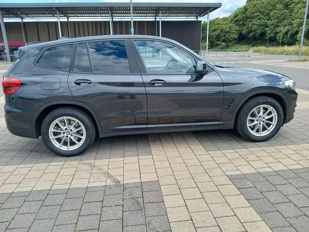 Gebraucht BMW X3 Advantage 184 PS (135 kW) 2019 Grau SUV