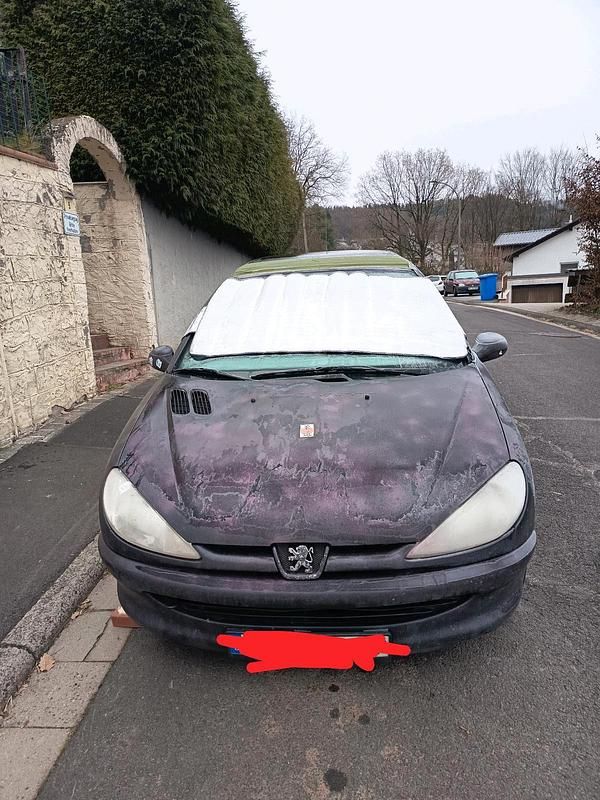 Andere farben Gebraucht 1998 Peugeot 206 Kleinwagen | 750 € (Etwas zu teuer) - Bild 1/4