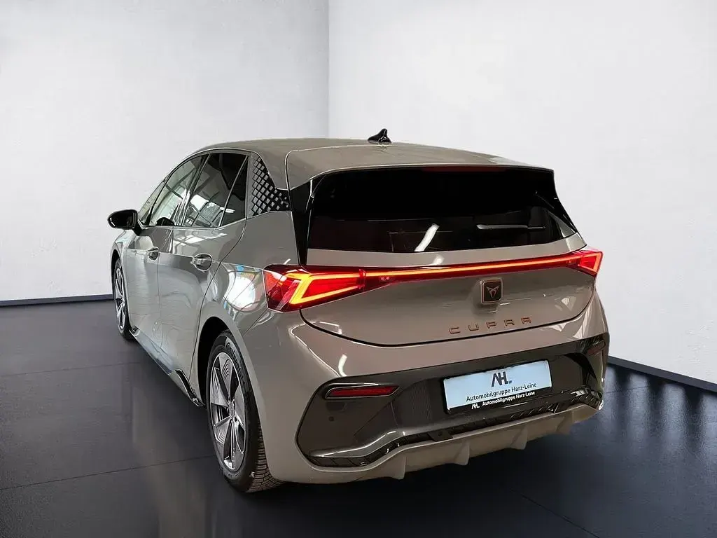 Gebraucht Cupra Born 150 kW (204 PS) 2024 Vaporgrau Kleinwagen