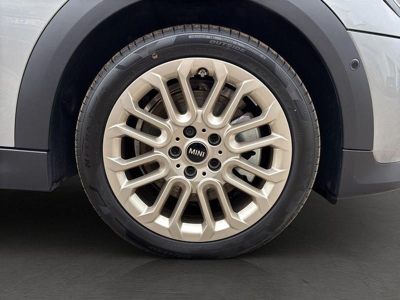 Gebraucht Mini Cooper Favoured 156 PS (114 kW) 2024 Silber Kleinwagen