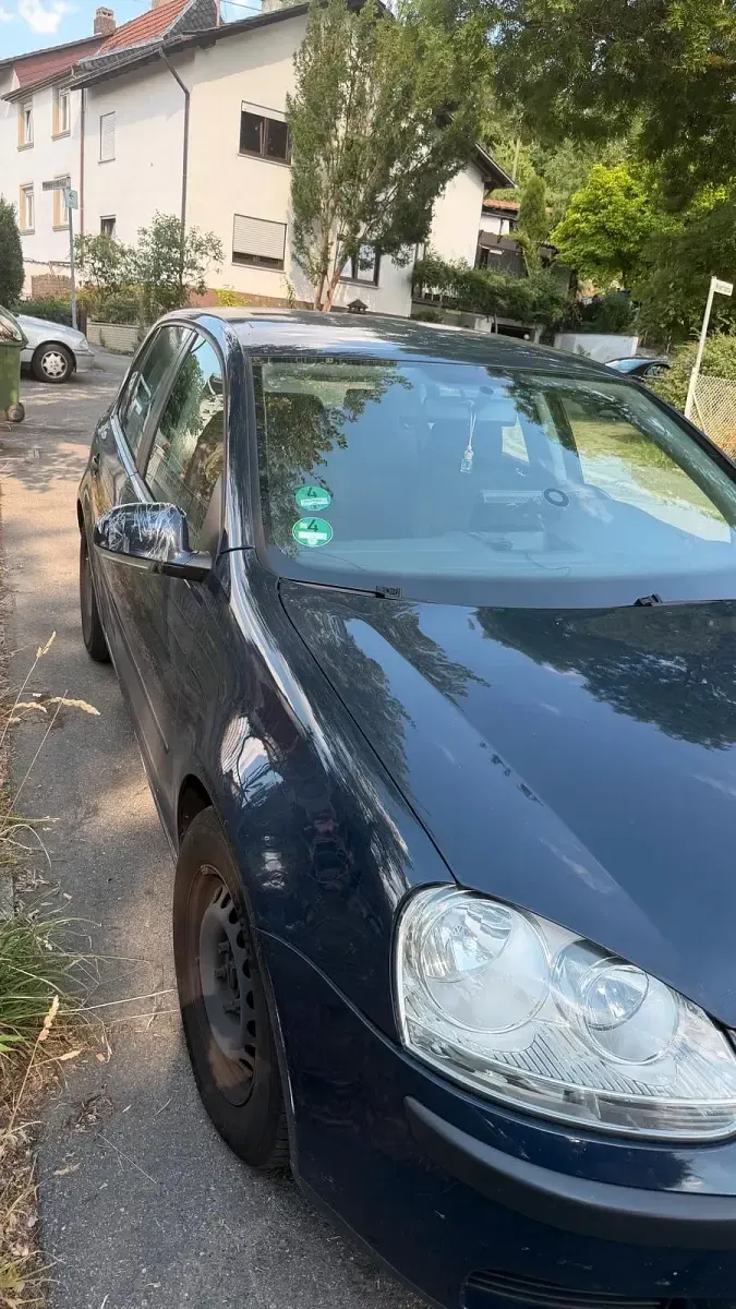 Gebraucht VW Golf V 102 PS (75 kW) 2004 Blau Kleinwagen