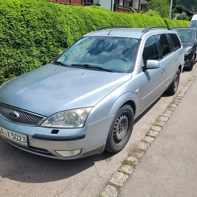 Gebraucht Ford Mondeo Ghia 125 PS (91 kW) 2004 Silber Limousine