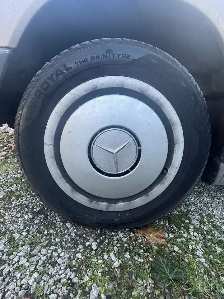 Gebraucht Mercedes E230 132 PS (97 kW) 1987 Kombi