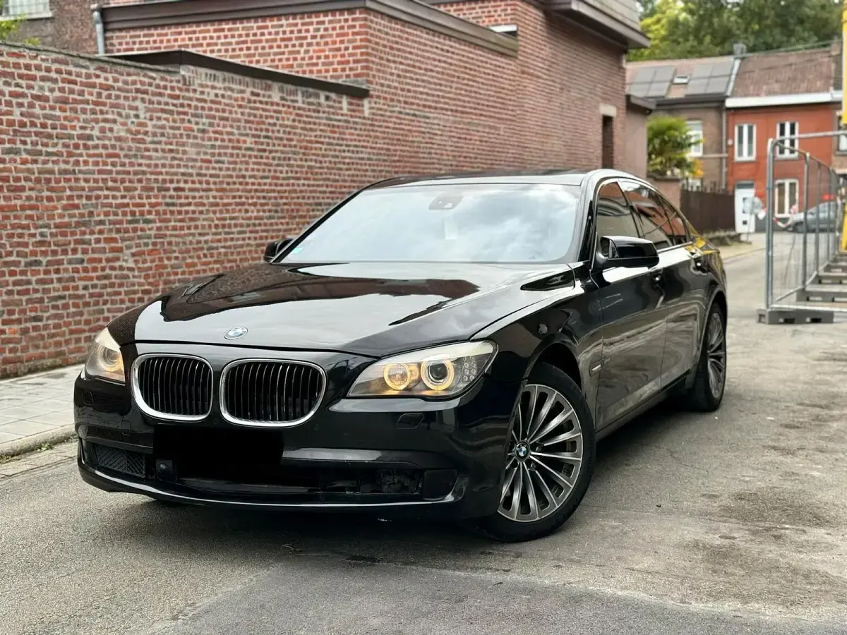 Gebraucht BMW 750 410 PS (301 kW) 2009 Schwarz Limousine