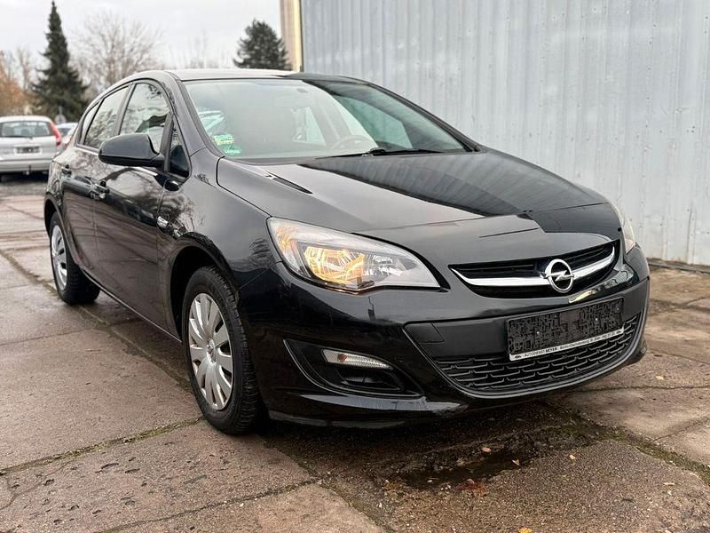 Gebraucht Opel Astra Eco 101 PS (74 kW) 2012 Schwarz Limousine