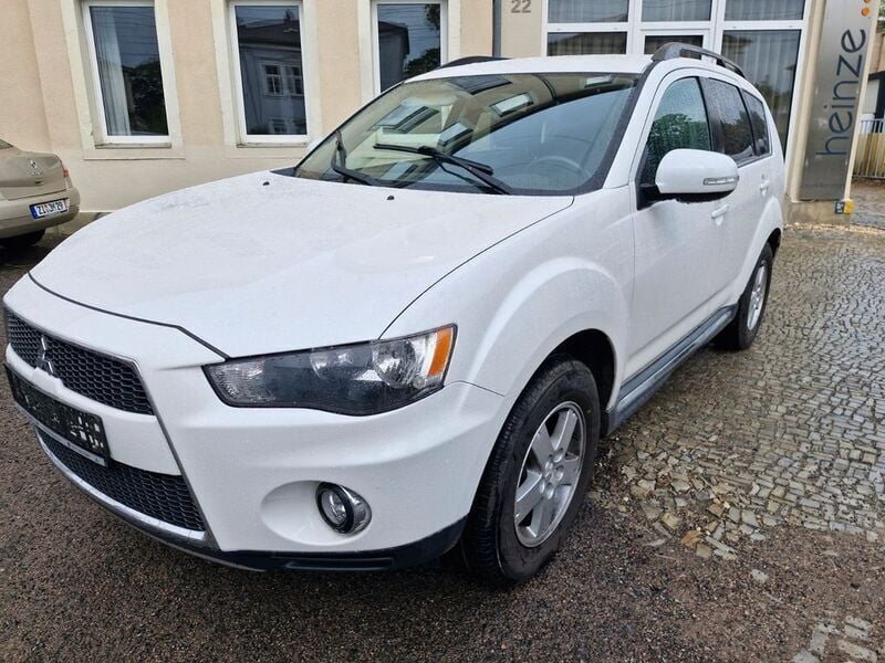 Weiß Gebraucht 2011 Mitsubishi Outlander Invite SUV | 4.499 € (Superpreis) - Bild 1/4