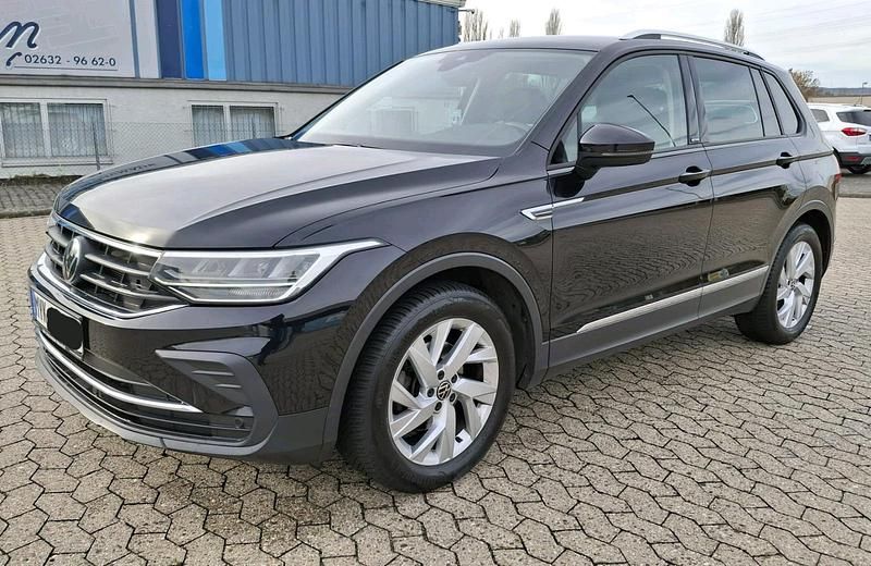 Schwarz Gebraucht 2022 VW Tiguan Active SUV | 20.900 € (Superpreis) - Bild 1/4