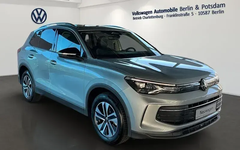 Neu VW Tayron 130 PS (95 kW) 2026 Silber SUV