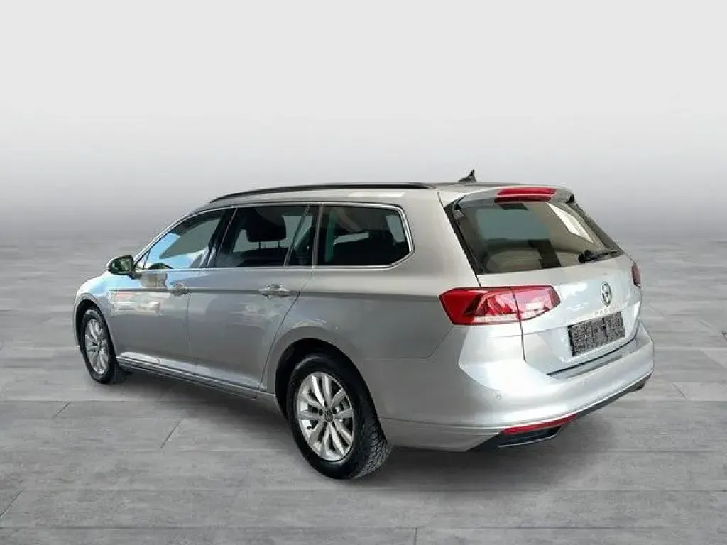Gebraucht VW Passat Business 150 PS (110 kW) 2021 Silber Kombi