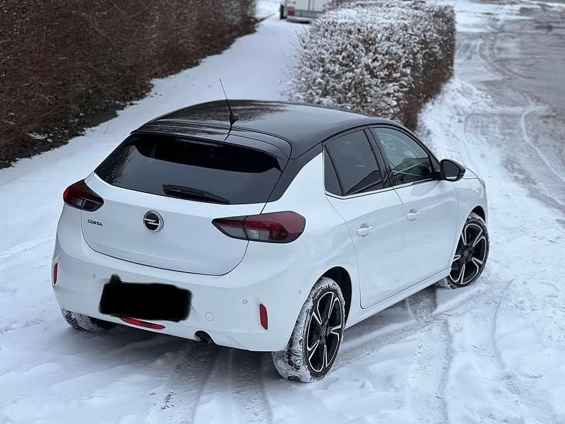 Weiß Gebraucht 2022 Opel Corsa Elegance Limousine | 15.200 € (Fairer Preis) - Bild 1/4