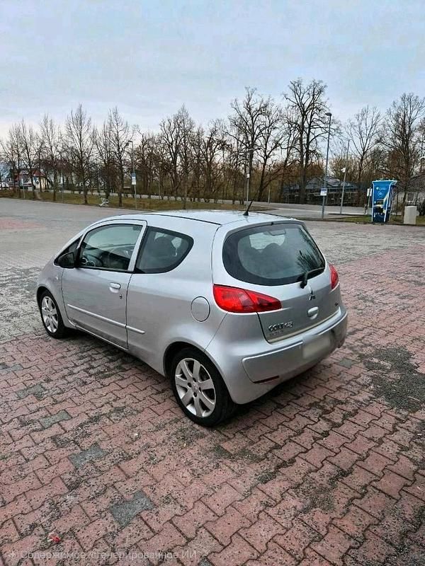 Second-hand Mitsubishi Colt 75 CP (55 kW) 2007 Argintiu Hatchback