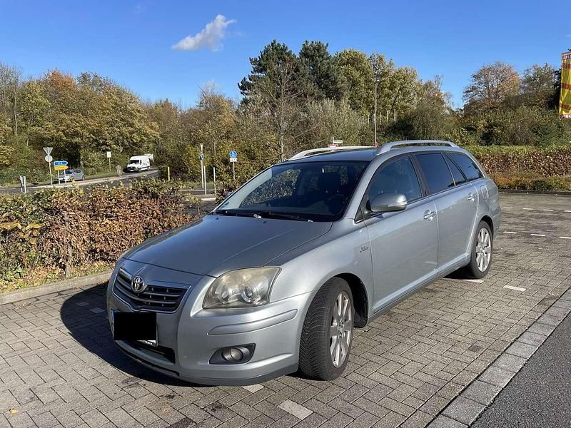 Silber Gebraucht 2009 Toyota Avensis Sol Kombi | 1.299 € (Superpreis) - Bild 1/4