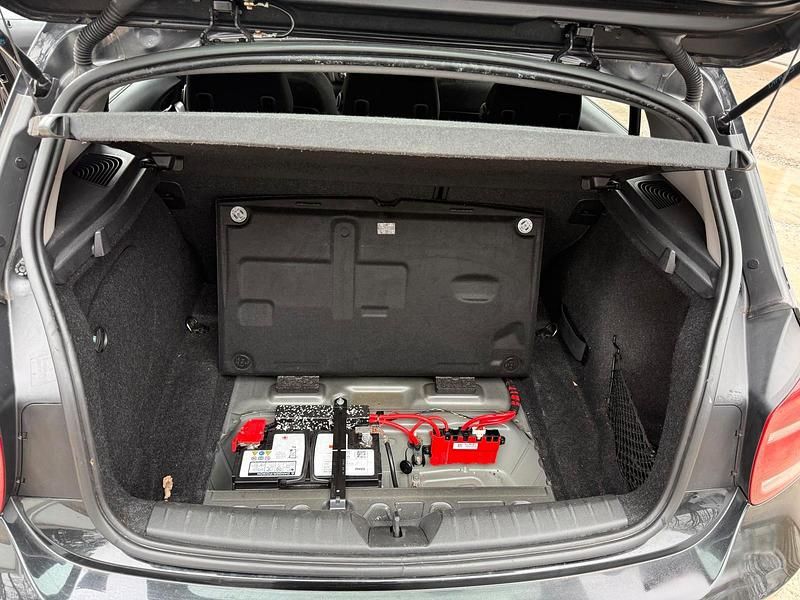 Gebraucht BMW 118 140 PS (102 kW) 2011 Schwarz Kleinwagen