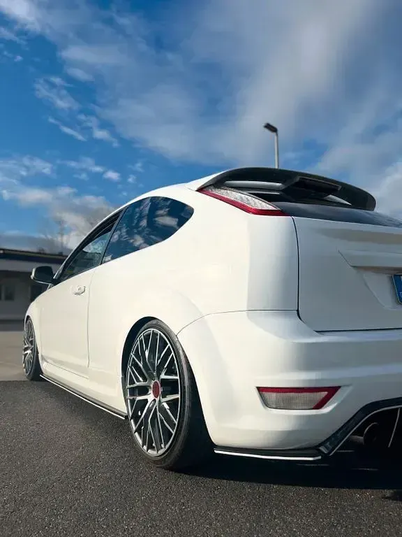 Gebraucht Ford Focus ST 226 PS (166 kW) 2009 Weiß Limousine