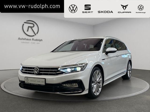 Oryxweiß perlmutteffekt Gebraucht 2021 VW Passat Elegance Kombi | 33.949 € (Teuer) - Bild 1/4