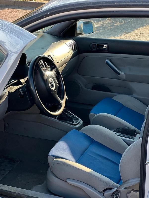 Gebraucht VW Golf 76 PS (55 kW) 1999 Grau Coupé