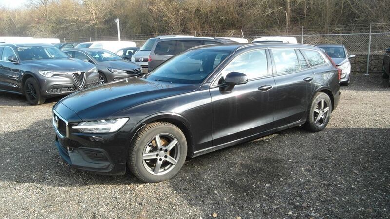 Schwarz Gebraucht 2019 Volvo V60 Basis Kombi | 13.750 € - Bild 1/4