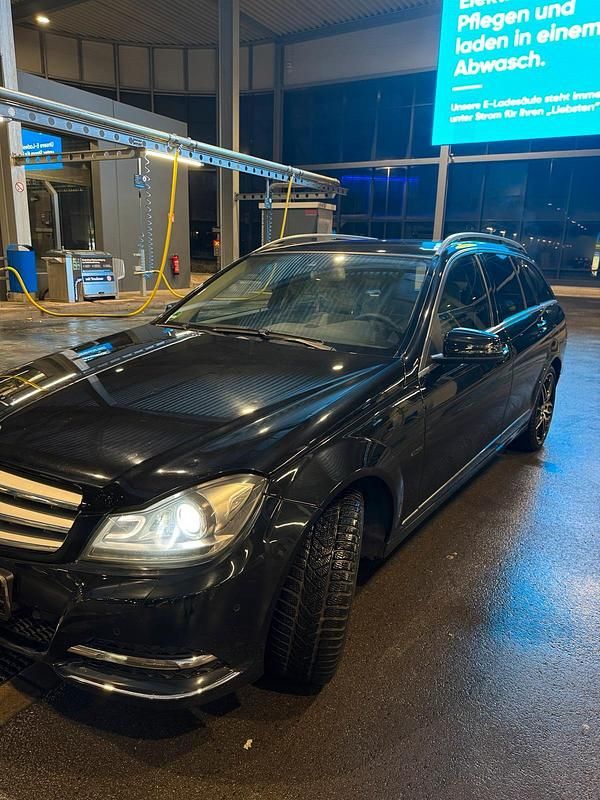 Gebraucht Mercedes C220 Avantgarde 170 PS (125 kW) 2011 Schwarz Kombi