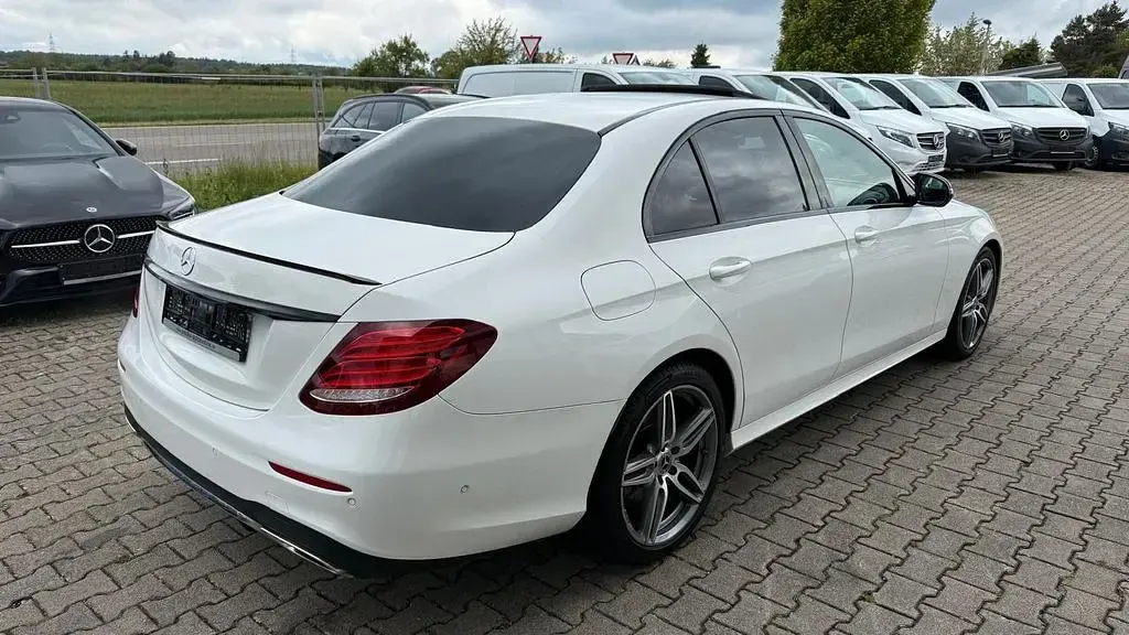 Gebraucht Mercedes E350 AMG 299 PS (219 kW) 2019 Weiß Limousine