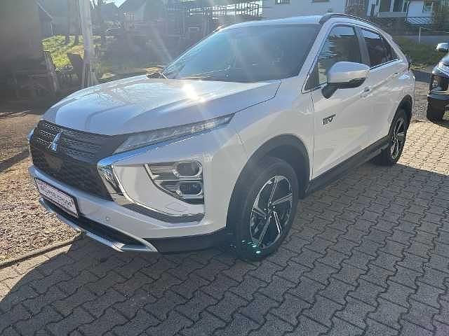 Weiß Gebraucht 2024 Mitsubishi Eclipse Cross Plus SUV | 31.500 € (Teuer) - Bild 1/4
