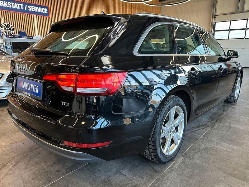 Gebraucht Audi A4 Sport 150 PS (110 kW) 2018 Schwarz Kombi