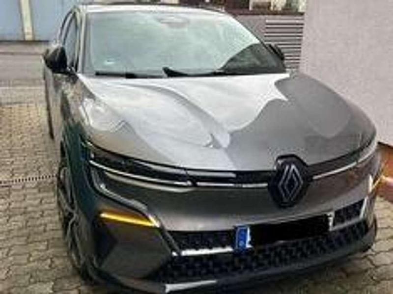 Gebraucht 2022 Renault Mégane Iconic Limousine | 27.590 € (Fairer Preis) - Bild 1/4