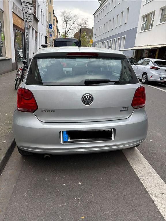 Gebraucht VW Polo 90 PS (66 kW) 2010 Silber Kleinwagen