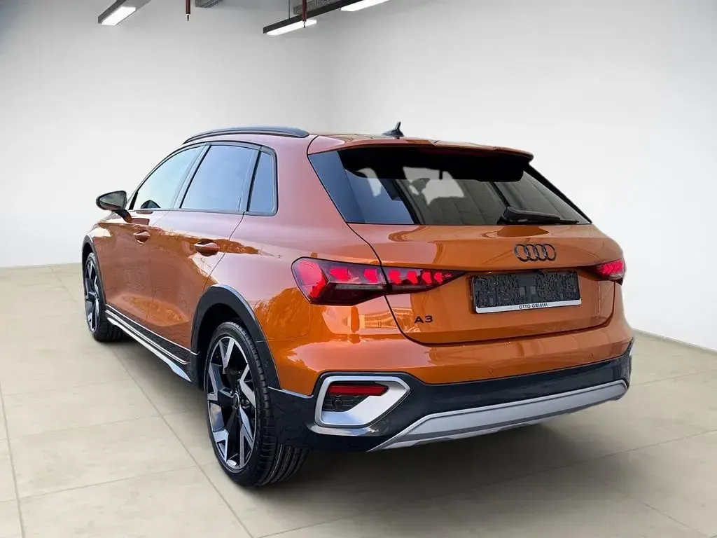 Używany Audi A3 Ambiente 150 KM (110 kW) 2025 Pomarańczowy Sedan/Limuzyna