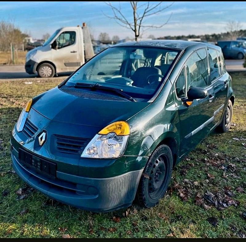 Grün Gebraucht 2005 Renault Modus Van / Kleinbus | 1.000 € (Teuer) - Bild 1/4