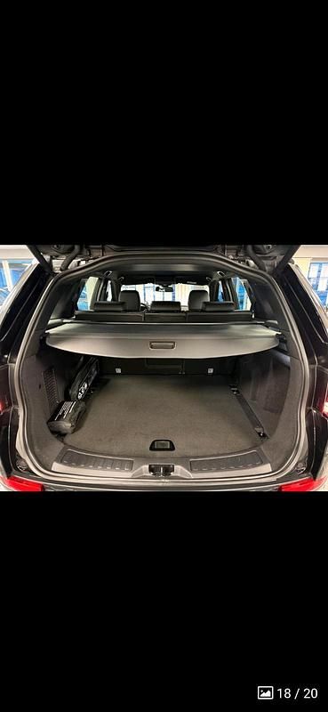 Schwarz Gebraucht 2016 Land Rover Discovery Sport SUV | 20.000 € (Teuer) - Bild 1/4