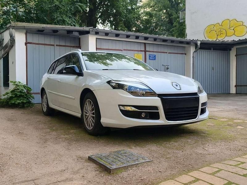 Weiß Gebraucht 2012 Renault Laguna GrandTour Dynamique Kombi | 4.650 € (Fairer Preis) - Bild 1/4