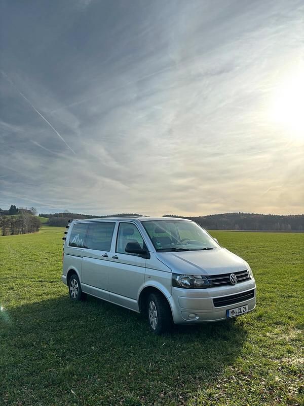 Grau Gebraucht 2012 VW Multivan Van | 15.989 € - Bild 1/4