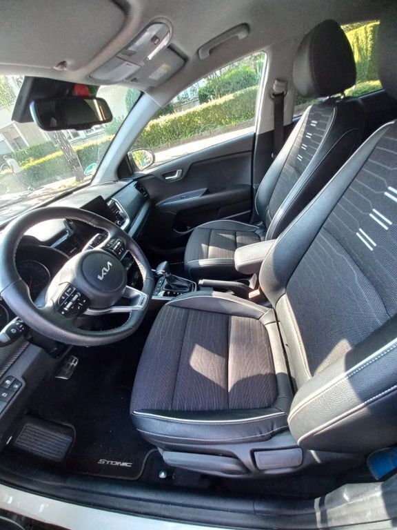 Weiß Gebraucht 2023 Kia Stonic 4 SUV | 21.250 € (Fairer Preis) - Bild 1/4